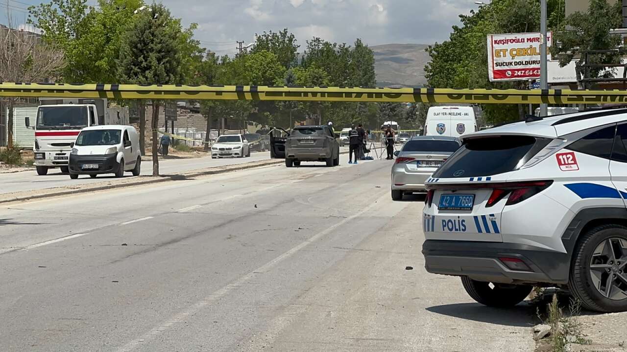 Konya’da yürek yakan veda! Ayşenur Can’ı son yolculuğuna babası uğurladı 11